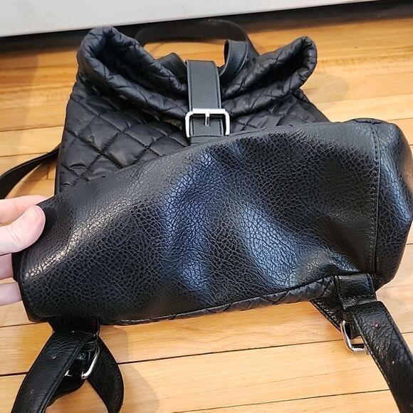 Kenneth Cole REACTION Women's Quilted Backpack Black - Picture 7 of 9